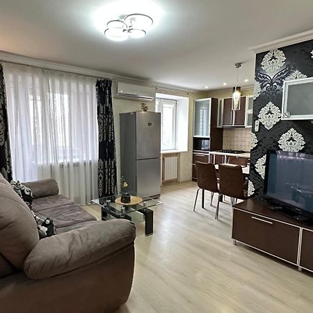 Apartment On Nauki Avenue 102 Dnipro Exteriör bild