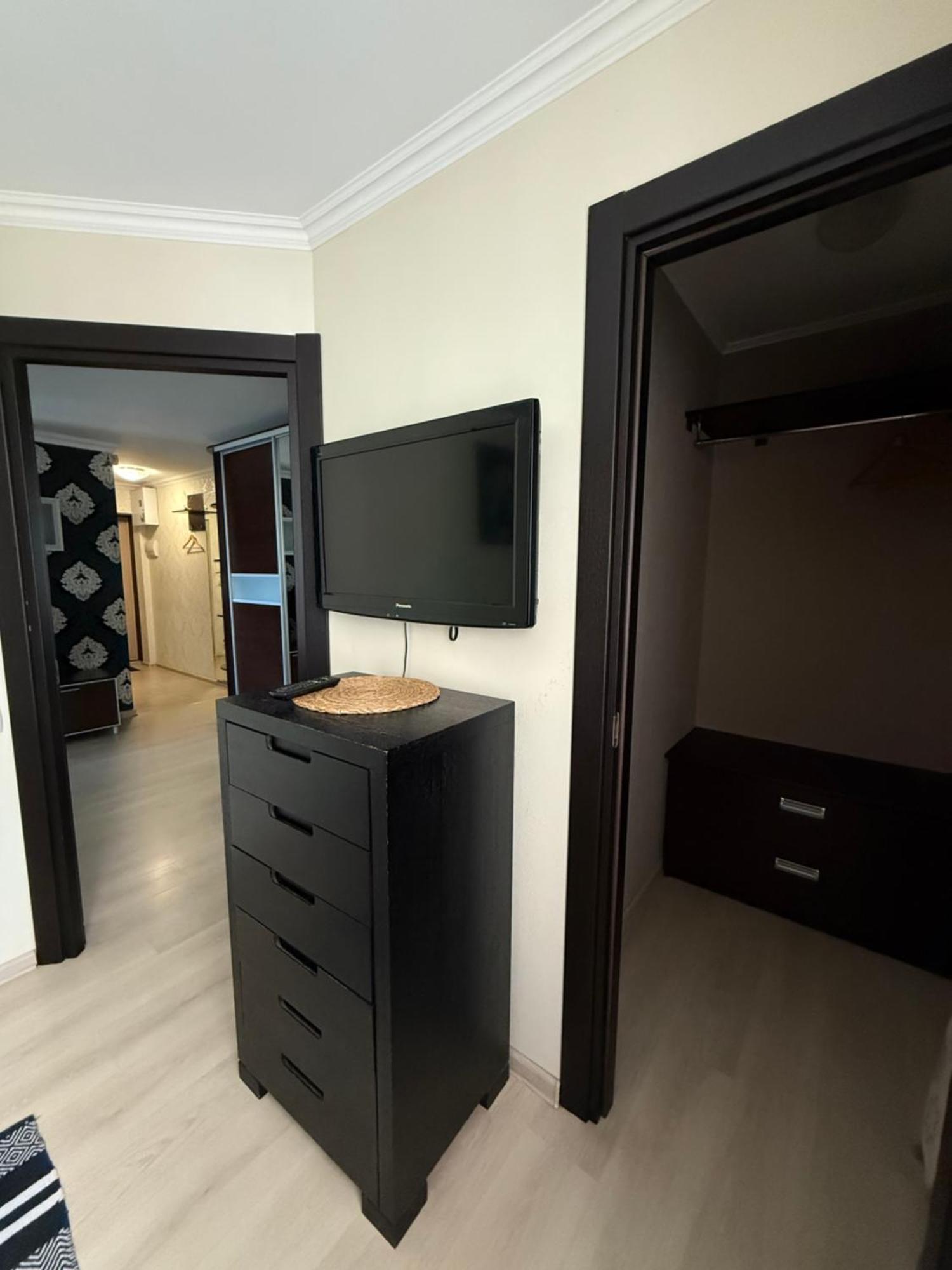 Apartment On Nauki Avenue 102 Dnipro Exteriör bild